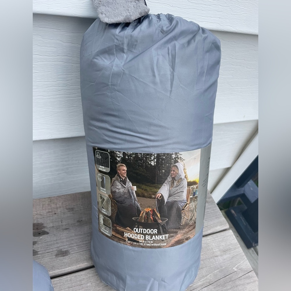 NWT Outdoor Camping Hooded Blanket
